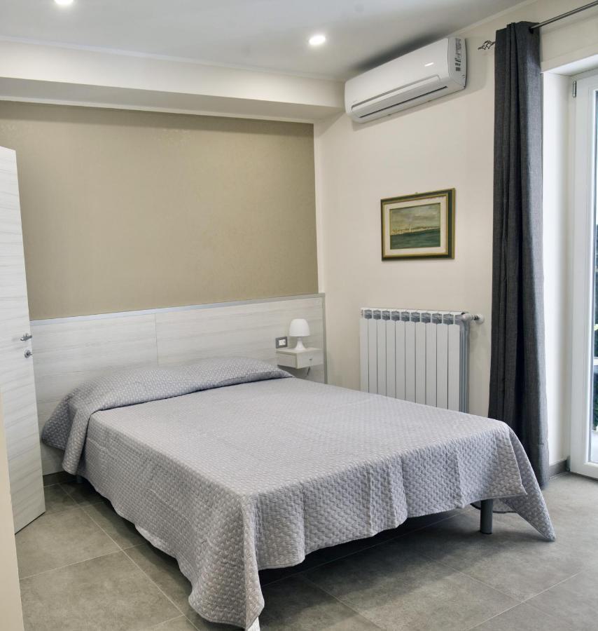Six Rooms Neapel Exterior foto