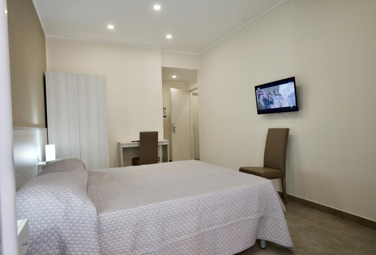 Six Rooms Neapel Exterior foto